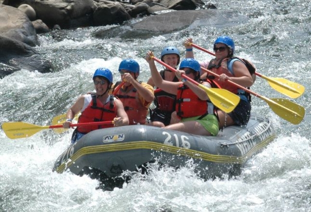 Disfrutando del rafting